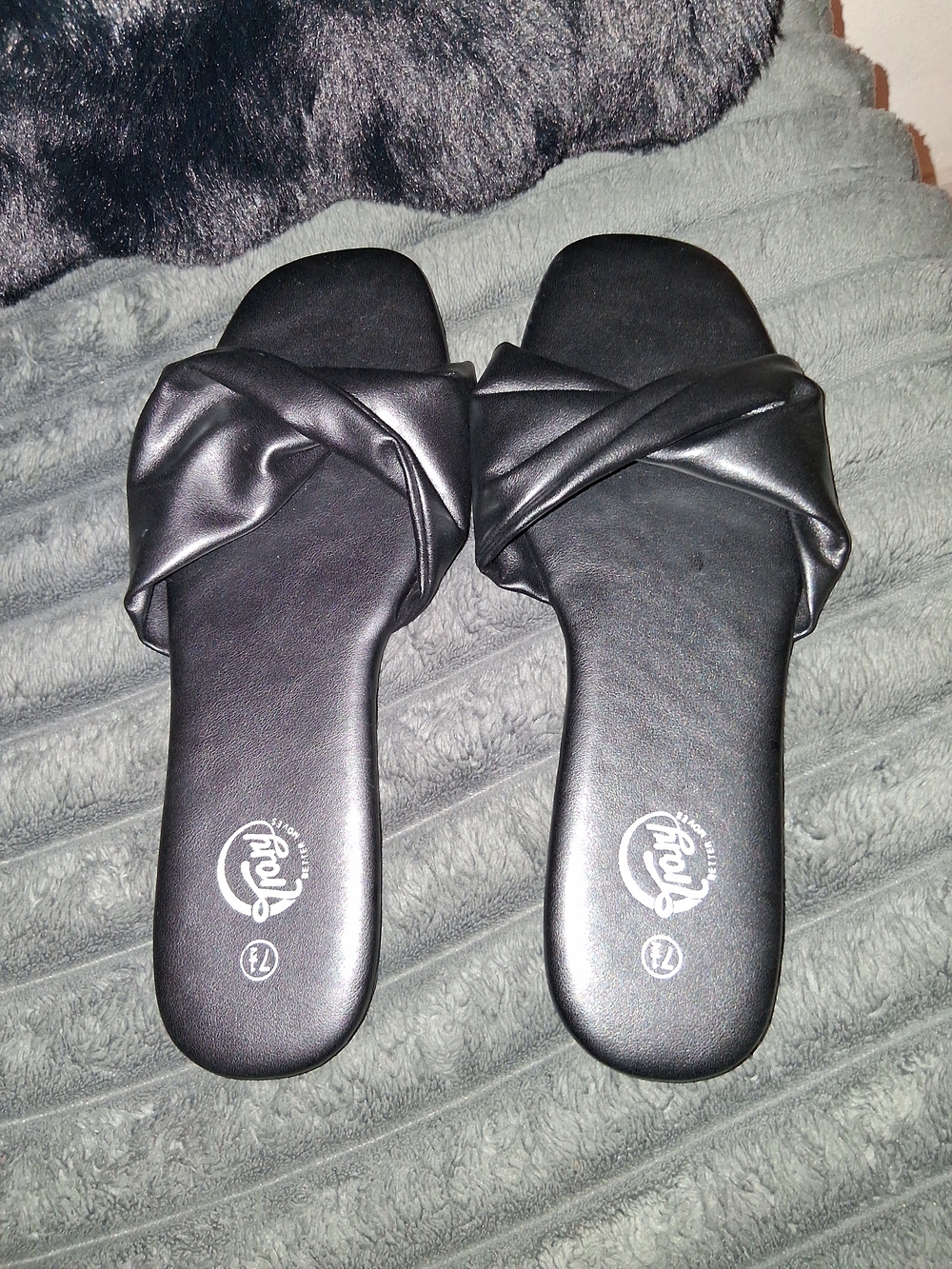 Trary Black Twisted Knot Slide Sandals